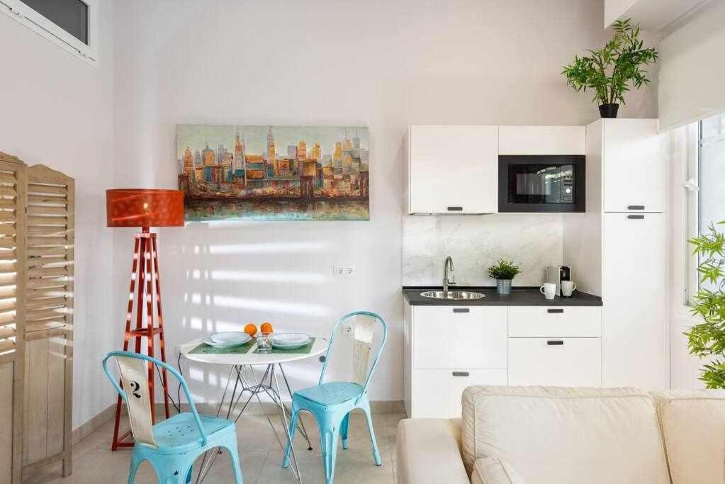 Monkeys Apartments Pinoloft Nuevo Torneo Севиля Екстериор снимка