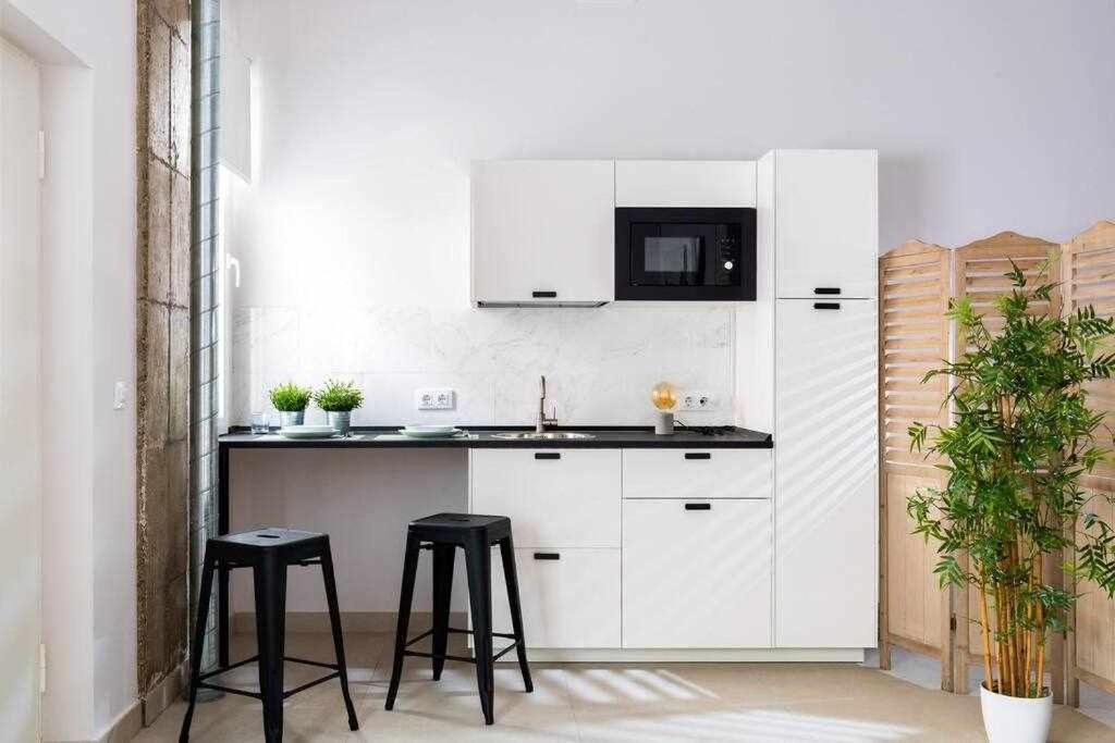 Monkeys Apartments Pinoloft Nuevo Torneo Севиля Екстериор снимка